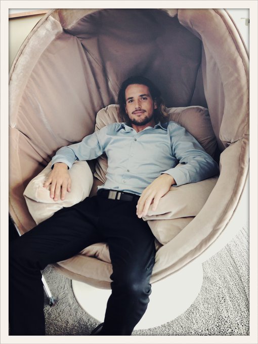 This is a really comfy chair. https://t.co/CbUVF3GxMZ<a href="/tag/laceygirl"class="tags"><span>#laceygirl</span></a>