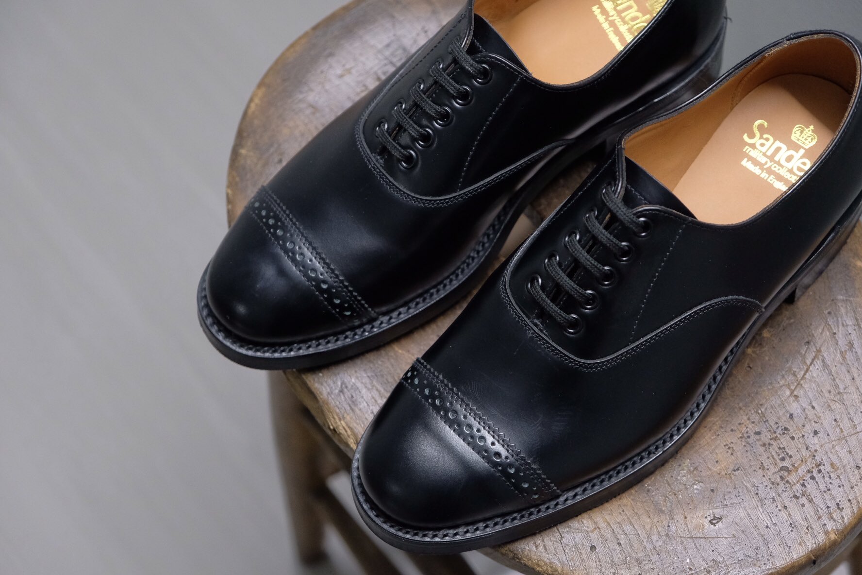 تويتر Confect Onlineshop على تويتر Sanders Military Punched Cap Oxford Black 取扱店舗 表参道 銀座店 高崎店 梅田店 京都店 Confect 別注 Sanders サンダース T Co 9bovwpj71w