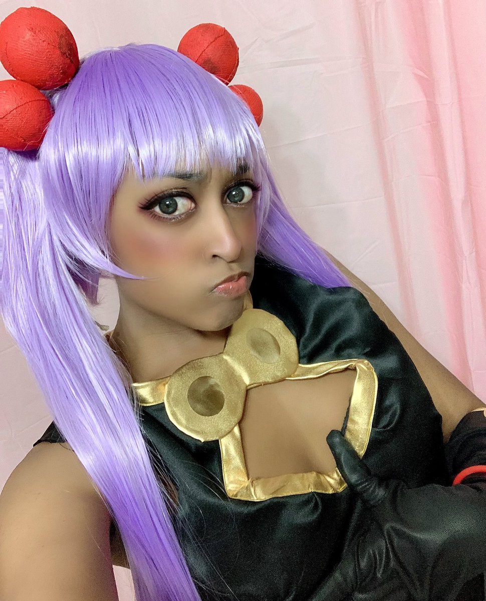 funboxbear's tweet image. More 2000’s anime cosplay!! Glenda from Petite Princess Yucie(PuchiPuriYucie) was my favorite character from the show. Even a demon princess can do good! Perfect for the end of #blacktober !
#cosplay