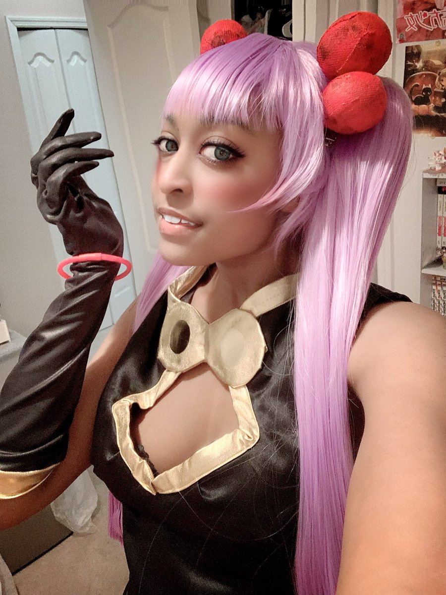 funboxbear's tweet image. More 2000’s anime cosplay!! Glenda from Petite Princess Yucie(PuchiPuriYucie) was my favorite character from the show. Even a demon princess can do good! Perfect for the end of #blacktober !
#cosplay