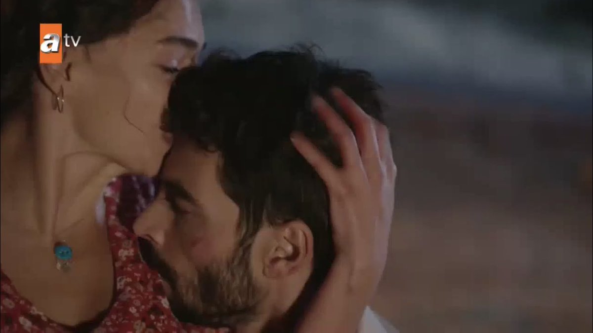THEY WAY SHE LOOKED AT HIM AND KISSED HIS FOREHEAD SEVERAL TIMES NOBODY TOUCH ME  #Hercai  #ReyMir