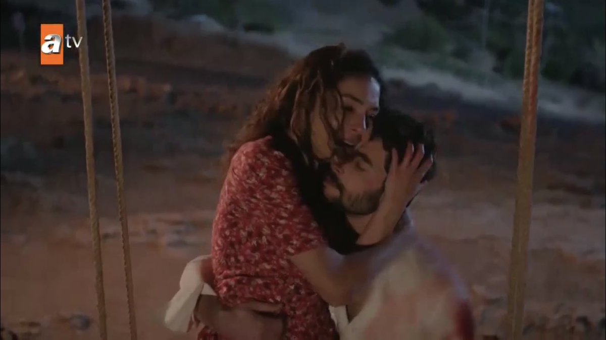 the way they’re holding on to each other, the way he’s breathing in her scent, the longing, the relief, the love I WILL NEVER EMOTIONALLY RECOVER  #Hercai  #ReyMir