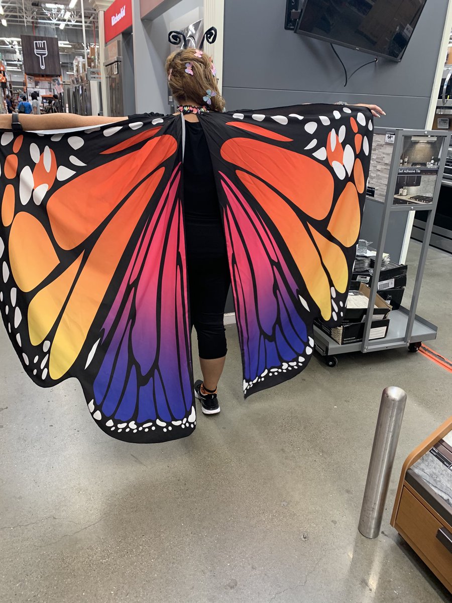 thdseadawn's tweet photo. Loving the energy today while visiting Store #639. Associates got in Halloween mode today with different costumes!  Loved the butterfly wings!!! https://t.co/nMKz6qaqvC