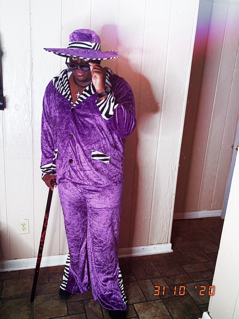 moneymon228's tweet image. you'll never match this drip, you ever seen a presidential pimp? 🕺🏿
#REALCC @tougaloosga