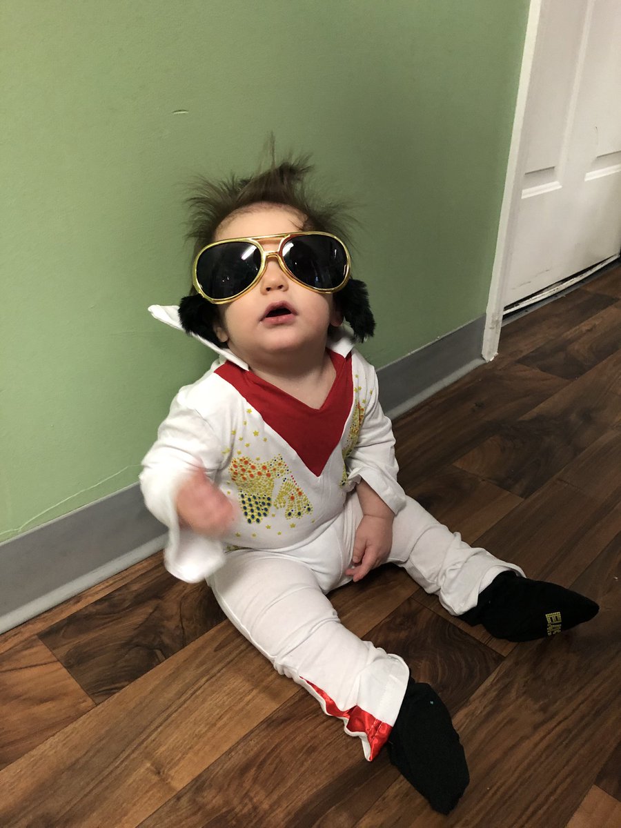 k_0brien's tweet photo. How do parents decide on one Halloween costume? 👻 https://t.co/y6ZcBxKwqu