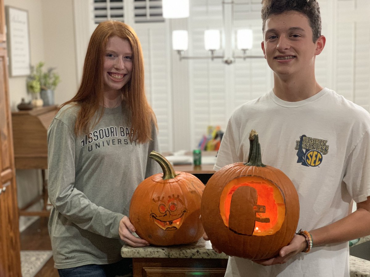 cdharold's tweet image. Pumpkin pizza, pumpkin carving, and Patrick MahKelce = a fun evening of making memories!!