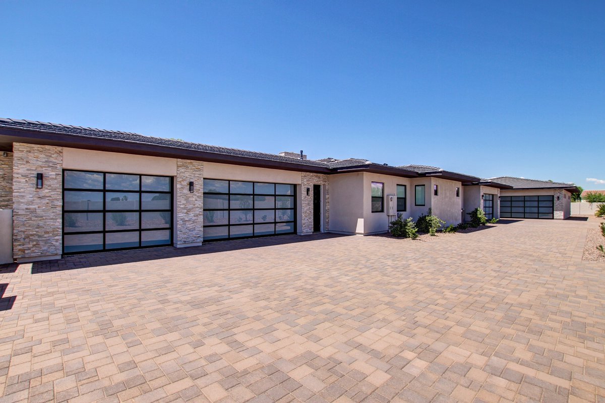 Seen enough haunted houses? How about a beautiful custom home instead?

#customhomes #customhomebuilders #custombuilt #azcustomhomes