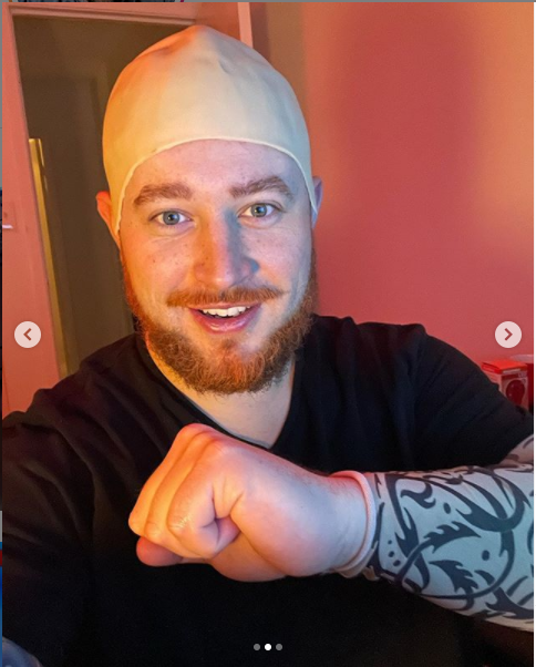 The_Crellis's tweet photo. @timthetatman I'm just here working on my sit down comedy, in UGG slippers.
#TimTheTatMan #twitch #apex #cod #warzone #tattoo #bald #uggz #sitdowncomedy #indentedScalp #Halloween #NoCap #BaldCap https://t.co/S0Kvguf1pT