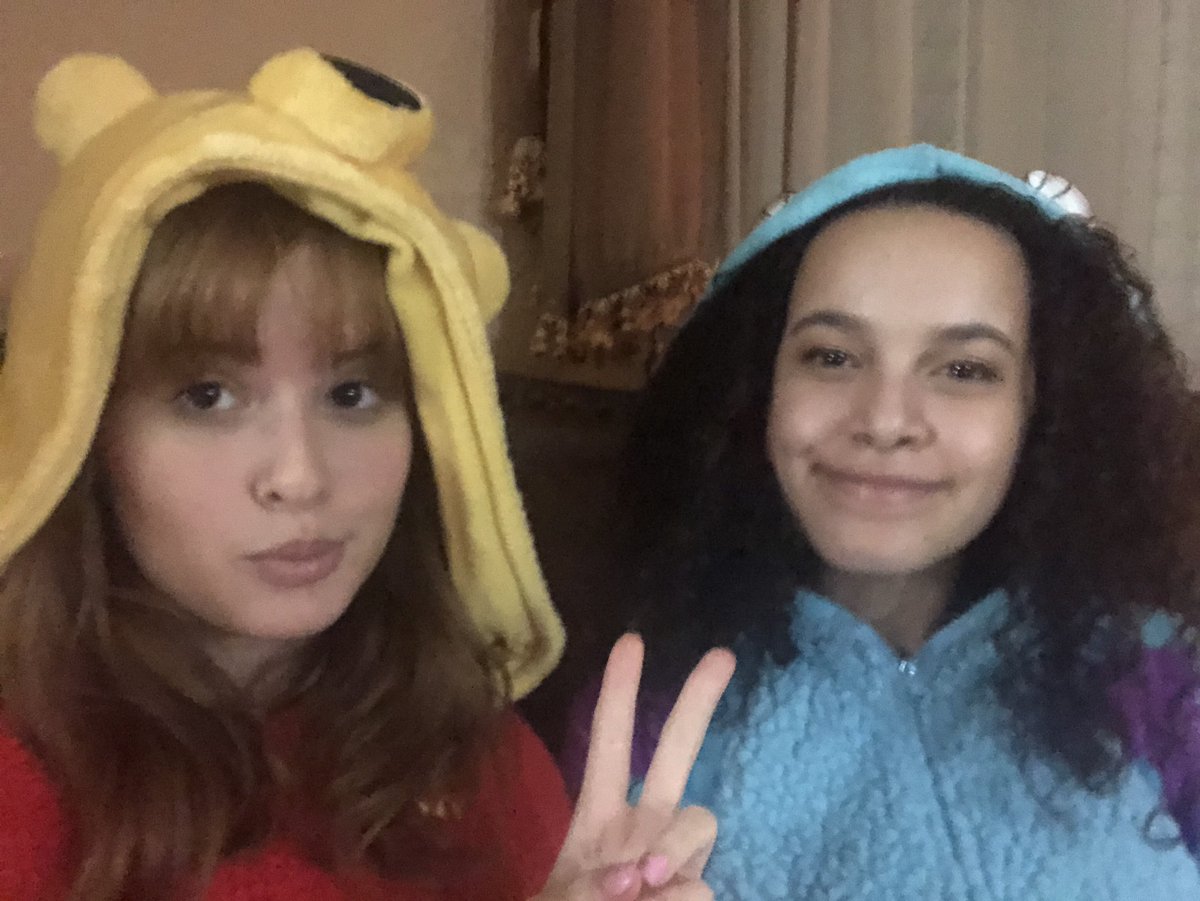 adelg28_'s tweet photo. Movie night with Pooh and Sully 🐻👹🍿#MLECBOO https://t.co/LdC3HEQK7X