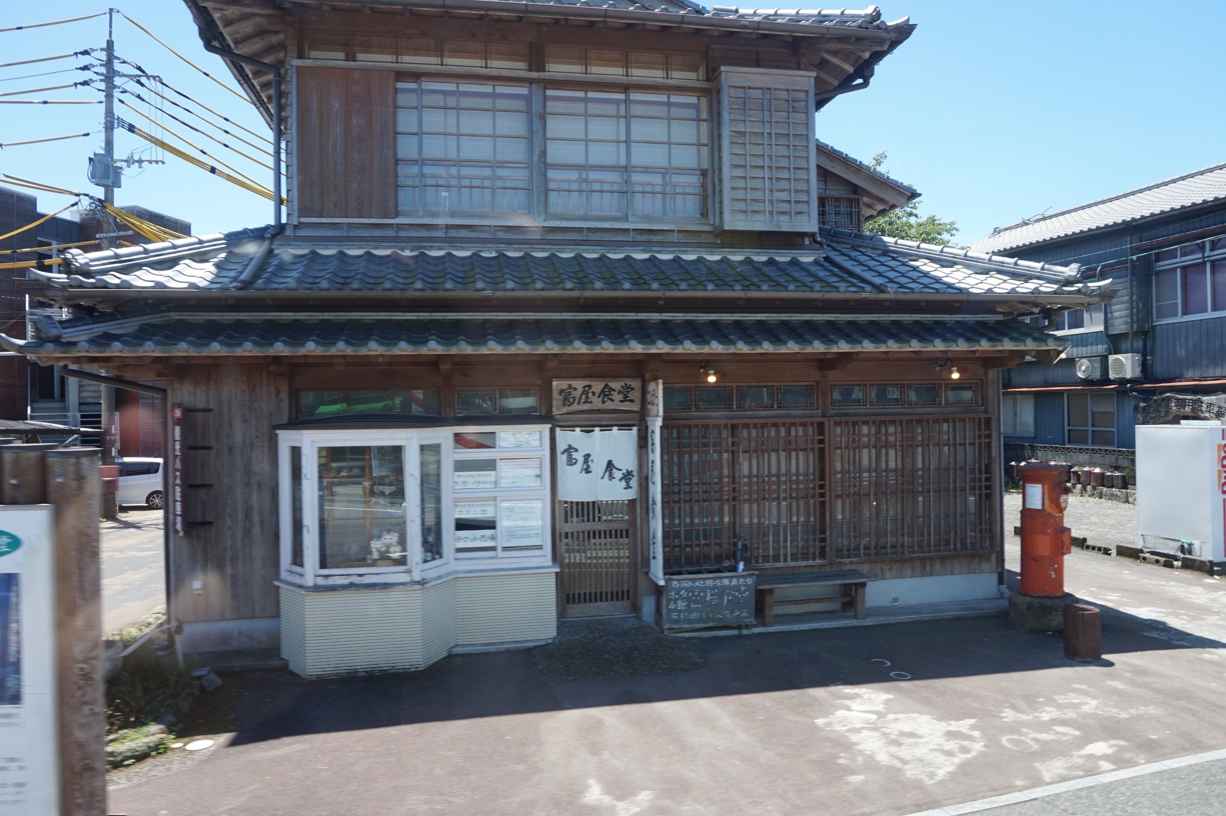 Mr A 在 Twitter 上 食堂の裏ではよく鳳翔さんが泣いている T Co Curemtbz Twitter