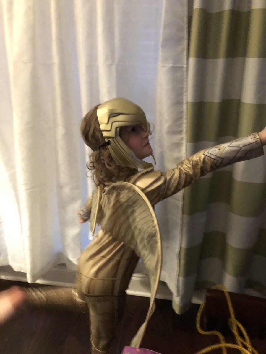 HayleeGalloway's tweet photo. @WonderWomanFilm https://t.co/gr0uEGB0AC