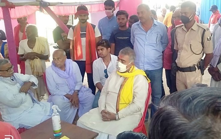 Abhishek_Jha_AJ's tweet photo. बेनीपट्टी विधानसभा 32 के एनडीए प्रत्याशी आदरणीय श्री विनोद नारायण झा जी के साथ जनसंपर्क करते हुए। जय विनोद, तय विनोद
@VinodNarayanJha जिंदाबाद ✌️
@NitishKumar @JPNadda @SushilModi @JitanramMajhi @Jduonline @BJP4Bihar #JDU #jdu #JDU4Development #nitishkumar https://t.co/xjQPM1SoK7