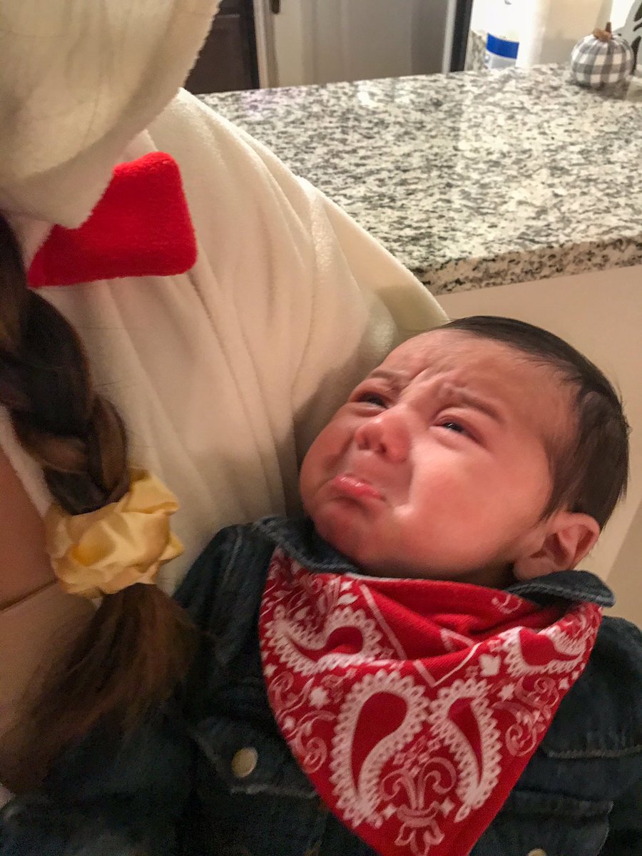 RickyGarbanzo's tweet photo. Happy Halloween 🐮 🐔 🤠 https://t.co/IDwDNJOHzl