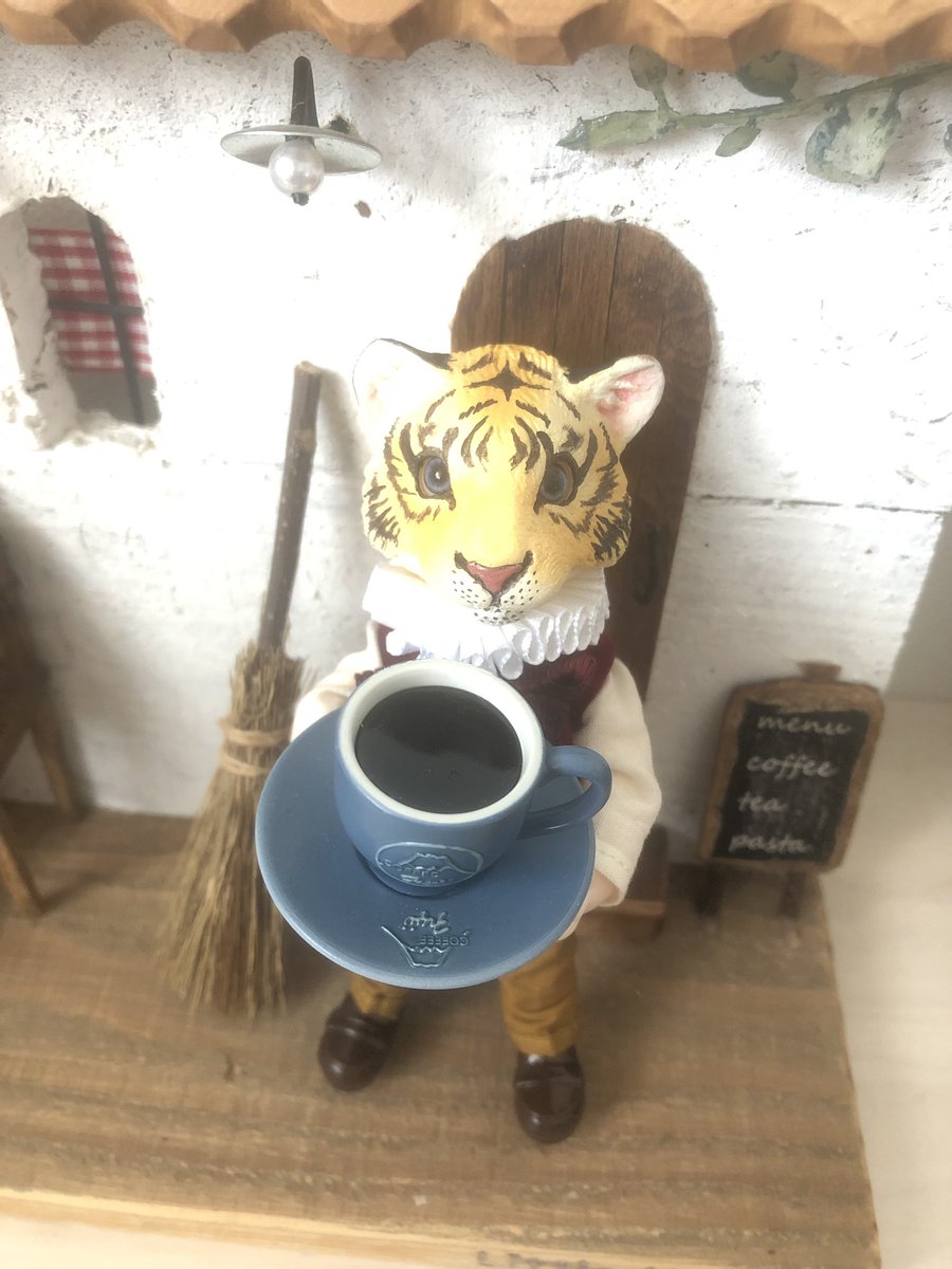 dollshopeden's tweet photo. これからはもう
クリスマスを楽しみに
生きていくしかないな。。。

おはようございます☕️✨

#DOLLSHOPEDEN
#madebyshiro
#Amber
#AmberCafe🐯☕️ 
#コーヒーはガチャです https://t.co/x5cUDGRFwW