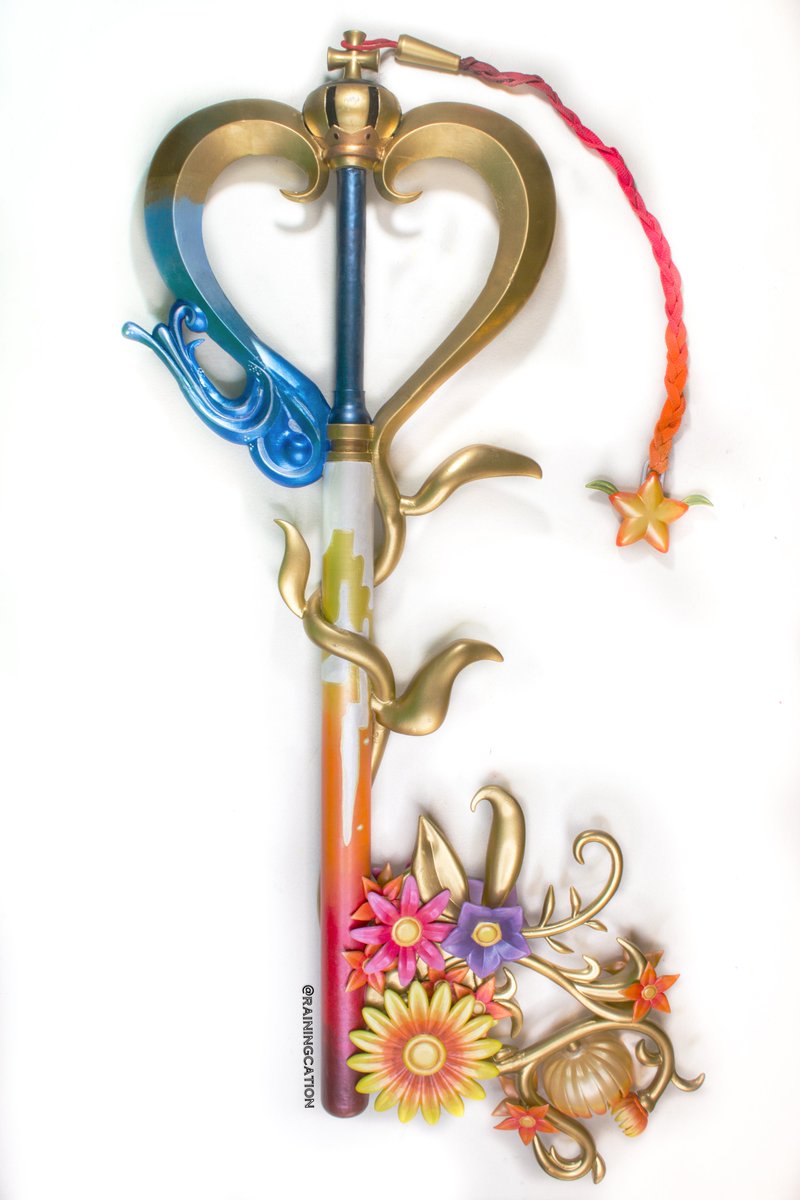 RainingCation's tweet photo. FINAL version of my keyblade! I decided to mirror the flowers on the front and back bc:
1) Realistically, I'd only want to show the face side for photos
2) This way, I wouldn't have to worry about the face/back side
3) It's prettier this way + I already painted the extra flowers https://t.co/ABkWytk6CV