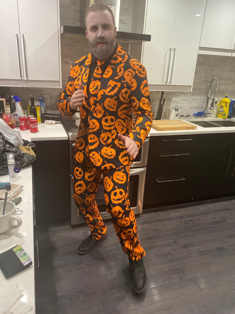 SqueeseGaming's tweet photo. @MBMBaM thank you @griffinmcelroy for being the reason I found David S. Pumkins https://t.co/bbfldPn5Go