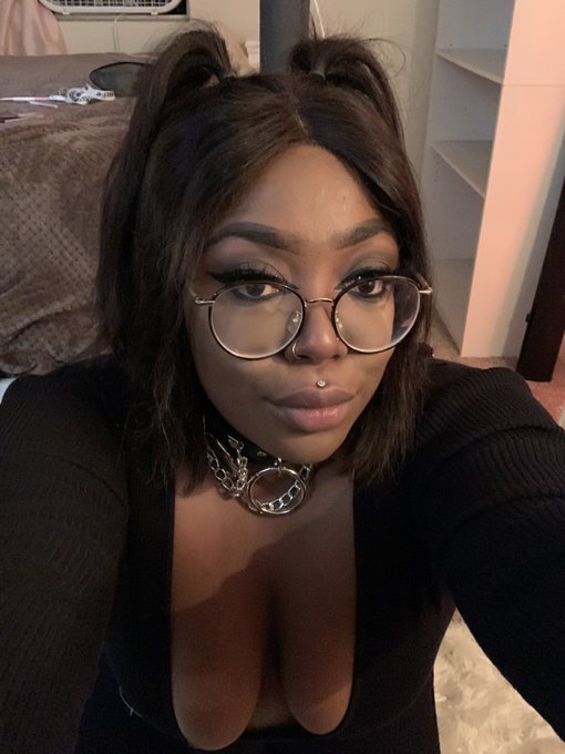 POV: you&rsquo;re looking down on me while I open your pants 😋#onlyfans Subscribe to my Onlyfans! https://t<a href="/tag/onlyfans"class="tags"><span>#onlyfans</span></a>