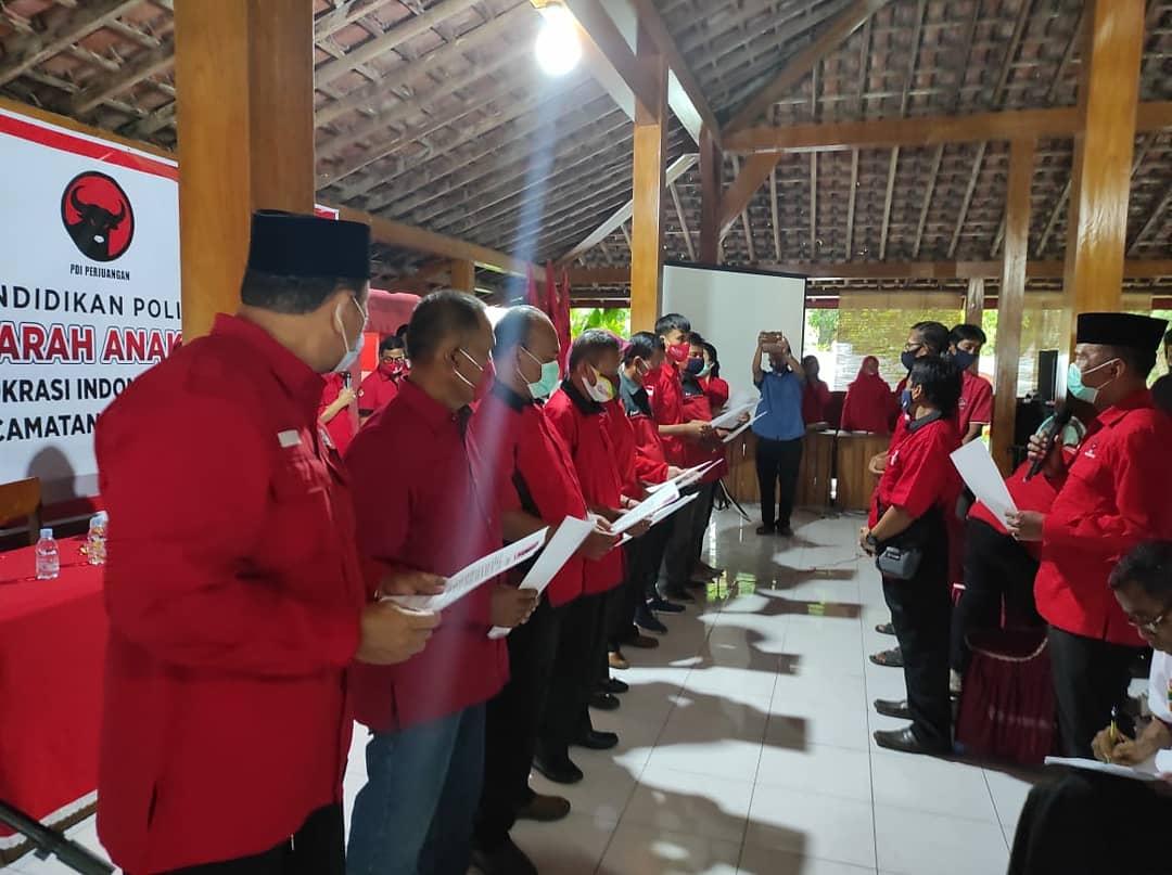 pdipgrobogan's tweet photo. Selenggarakan MUSANCAB di Kec. Purwodadi Siap Besarkan Nama Partai.
#pdiperjungan https://t.co/ZiTBBxYJSv