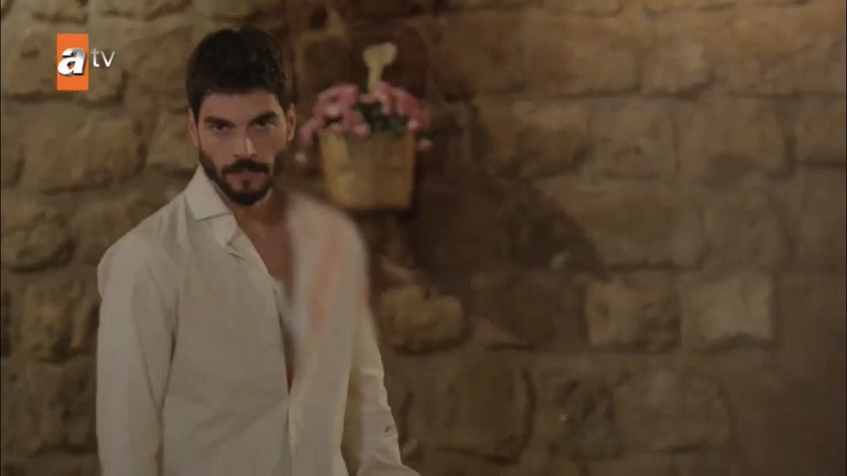 there he is... just came back from the the dead and still manages to make an entrance leaving everyone shook and to look good while doing it KING  #Hercai