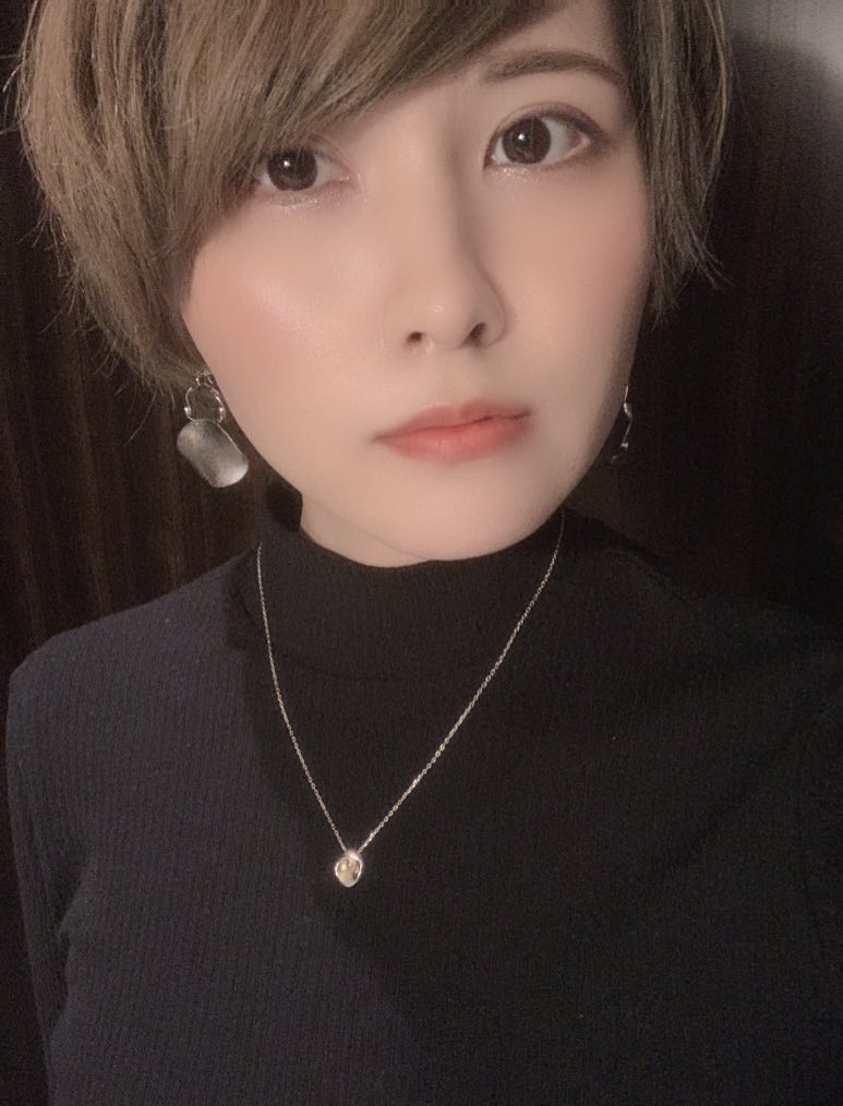 カー ネルケンタくん 過去画ですいまめん 色んな髪型します の写真もたまにあげます 気になる木ありませんかこの機会に是非繋がりましょう 男装さんと繋がりたい 男装女子 ボーイッシュ いいねかrtした人で気になった人フォローする T Co