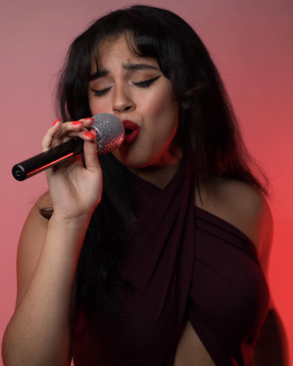 Selena Zuri tweet media