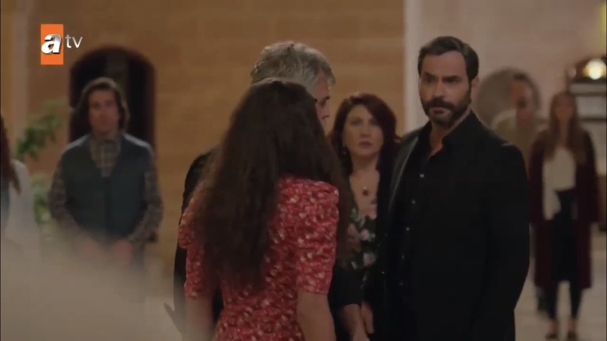 reyyan putting herself in front of uncle cici and miran like “if you wanna get to him you’re gonna have to go through me and you’re not going through me” A MF QUEEN  #Hercai
