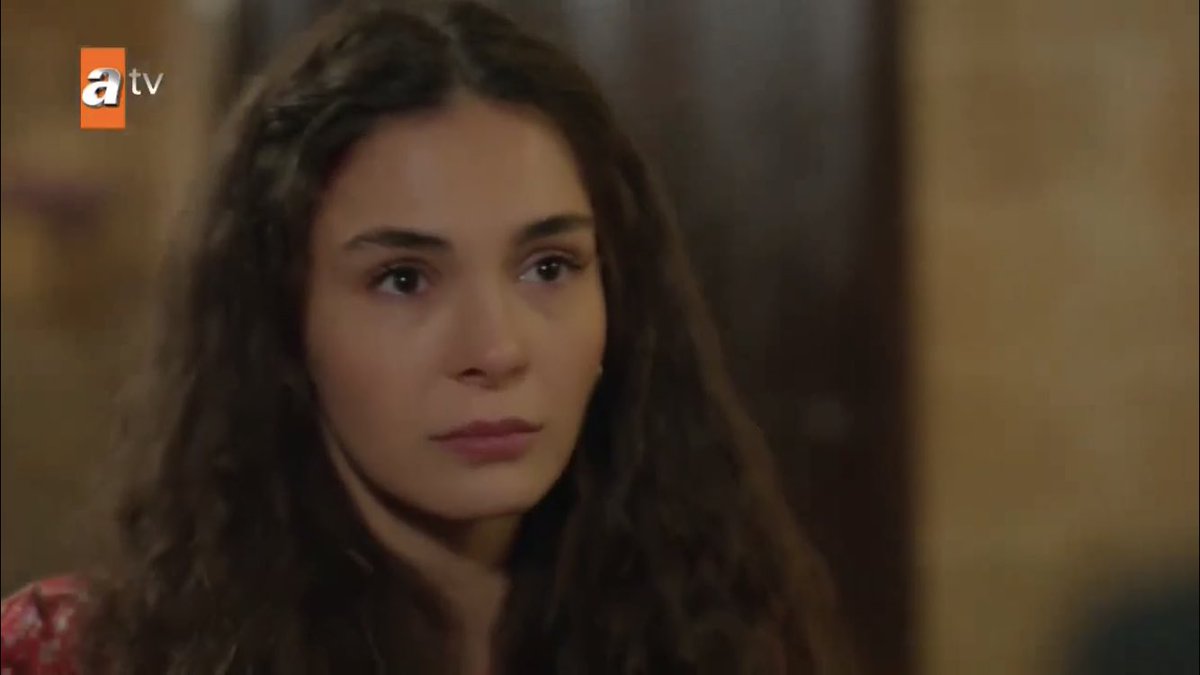 reyyan putting herself in front of uncle cici and miran like “if you wanna get to him you’re gonna have to go through me and you’re not going through me” A MF QUEEN  #Hercai