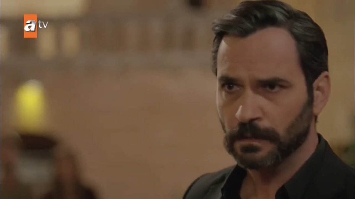 reyyan putting herself in front of uncle cici and miran like “if you wanna get to him you’re gonna have to go through me and you’re not going through me” A MF QUEEN  #Hercai