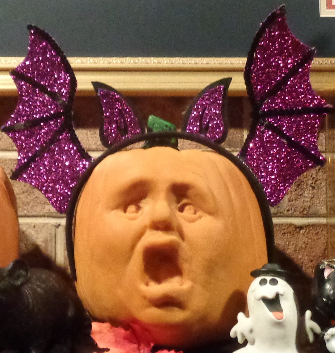 SecretAgent071's tweet photo. #Halloween Party Portraits https://t.co/HWmeWRm8kz