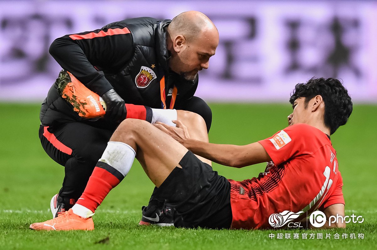 eduphysio's tweet photo. The pain you feel today will be the STRENGTH you feel tomorrow. 

#sportphysio #fisioterapiaesportiva #sipgfc #chinesesuperleague2020 https://t.co/rE3bytVJOS