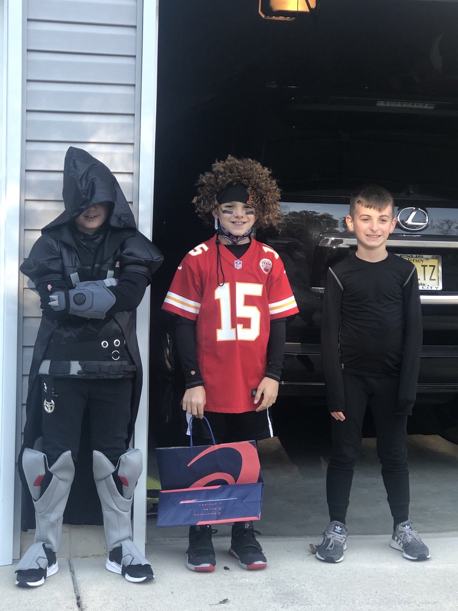 niczone1229's tweet photo. Loving my little ⁦@PatrickMahomes⁩ 🎃👻❤️ https://t.co/hhrN4bPBMb