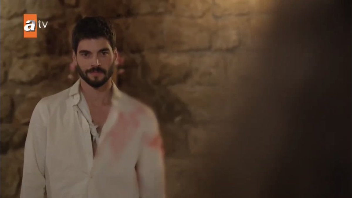 i don’t know what i love the most here, reyyan being a flawless queen, miran with that “my wife’s amazing” look, the fact that melike already had the suitcase ready or hazar and azat competing to see who’s gonna take reyyan’s suitcase to the car aksjjsjs  #Hercai