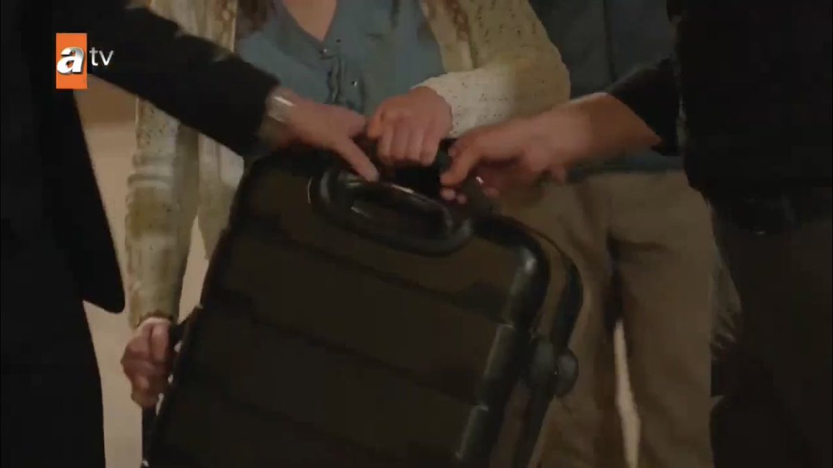i don’t know what i love the most here, reyyan being a flawless queen, miran with that “my wife’s amazing” look, the fact that melike already had the suitcase ready or hazar and azat competing to see who’s gonna take reyyan’s suitcase to the car aksjjsjs  #Hercai