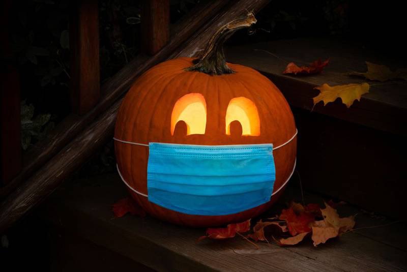 jaylyn_gonzalez's tweet photo. No trick-or-treaters showed up at my door tonight. It could be that the rain stopped them or that everyone in my neighborhood took safety precautions. Either way, i’m glad that we were all put at less risk of contracting COVID-19 and stayed safe at home #MLECBoo 😷 https://t.co/qqONczqk2L