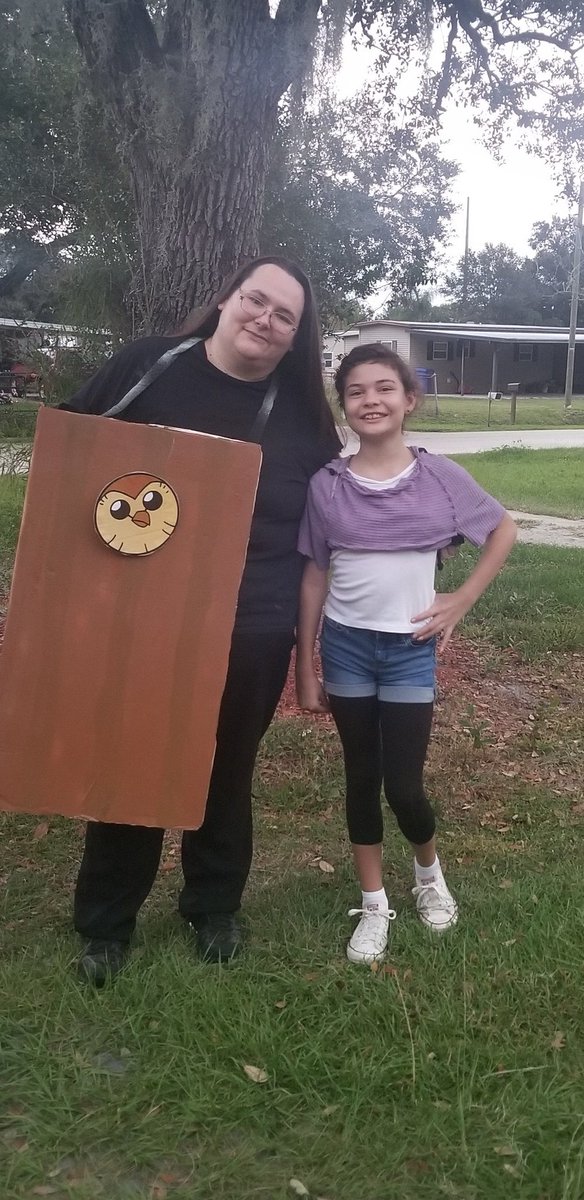bigbrat2007's tweet photo. @DanaTerrace These are our homemade HALLOWEEN costumes. Luz and Hooty!!! https://t.co/QjBE80bXQt