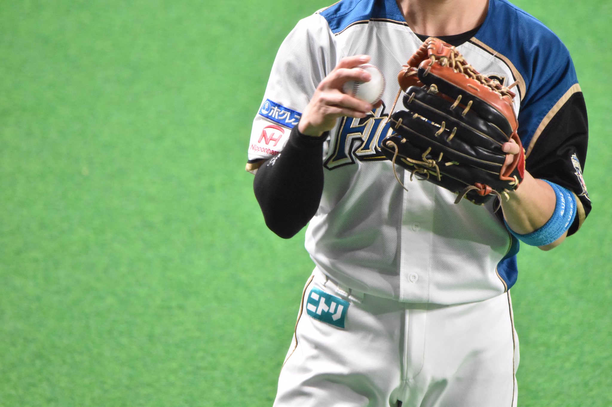 杉谷拳士 F2 11 01 札幌ドーム ファイターズ西川遥輝選手 彼だけ腕に ありがとう と書いたリストバンドが これはどう言う意味なんだ ファンへの感謝 それとも札幌ドームが最後だから メジャーいくから ファイターズ 西川遥輝