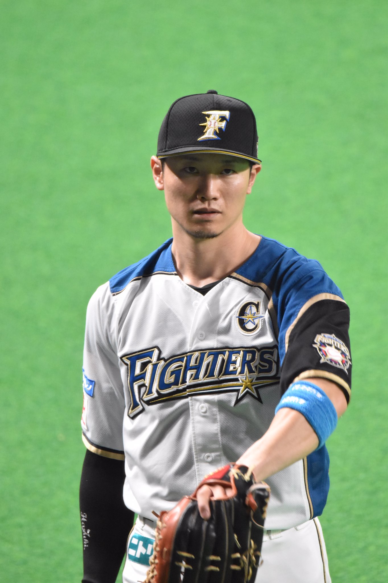杉谷拳士 F2 11 01 札幌ドーム ファイターズ西川遥輝選手 彼だけ腕に ありがとう と書いたリストバンドが これはどう言う意味なんだ ファンへの感謝 それとも札幌ドームが最後だから メジャーいくから ファイターズ 西川遥輝