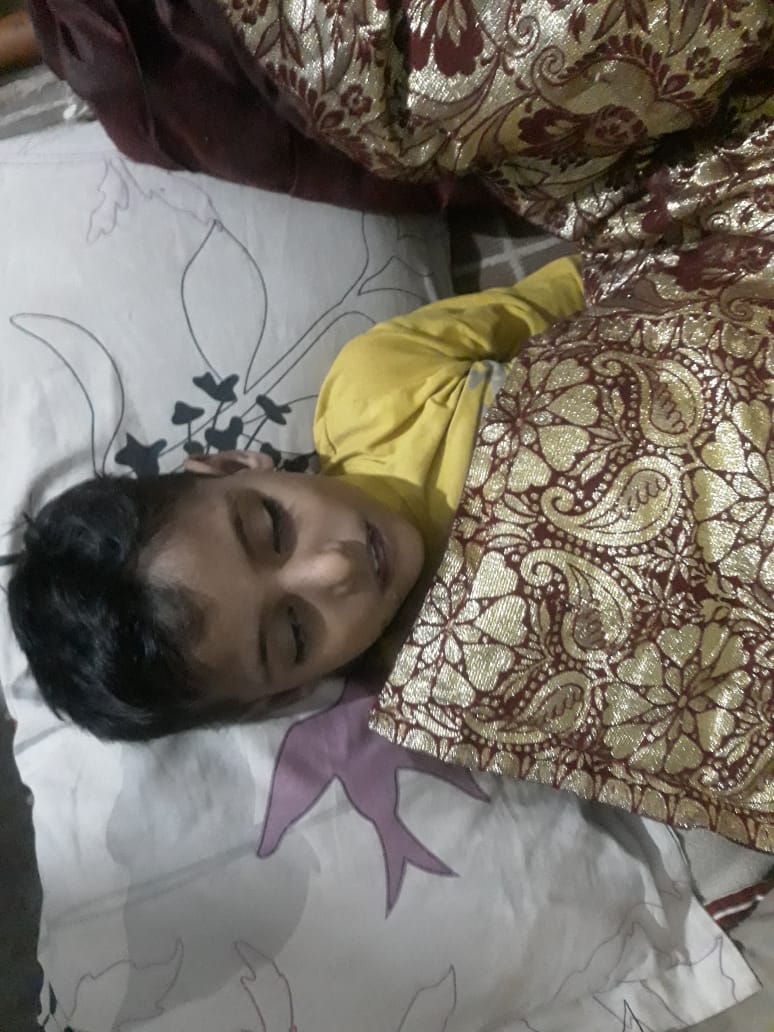 PrivateStudent3's tweet photo. کبیروالا عبدالحکیم میں ایک بچی سمیت 3 بچوں کی نعشیں برآمد، بچوں میں ایک بہن 2 بھائی ہیں ،باپ شیراز کا اپنی اہلیہ سے گزشتہ روز جھگڑا ہوا تھا جھگڑے کے بعد بیوی بچوں کو چھوڑ کر والدین کے گھر چلی گئی اہل محلہ نے گھر میں سارا دن پراسرار خاموشی پر چیک کیا تو بچے مردہ حالت میں پائے گئے https://t.co/HpcIb1k0zb