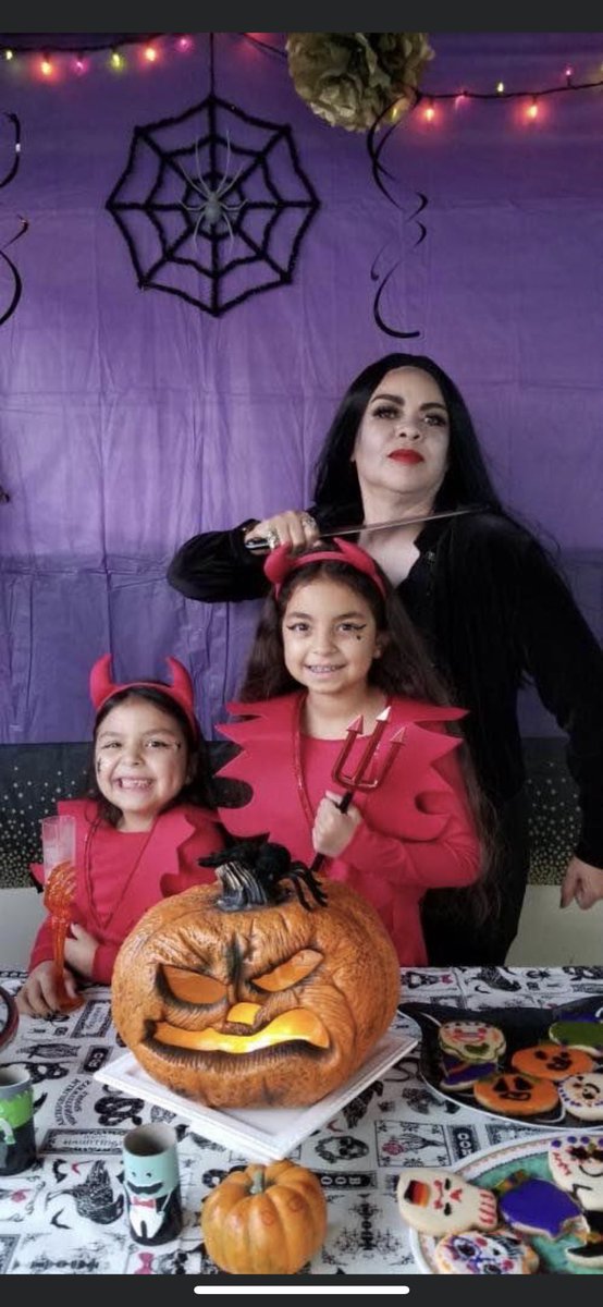 MayorgaMarielle's tweet photo. Happy Halloween https://t.co/VWWLt8NxdF
