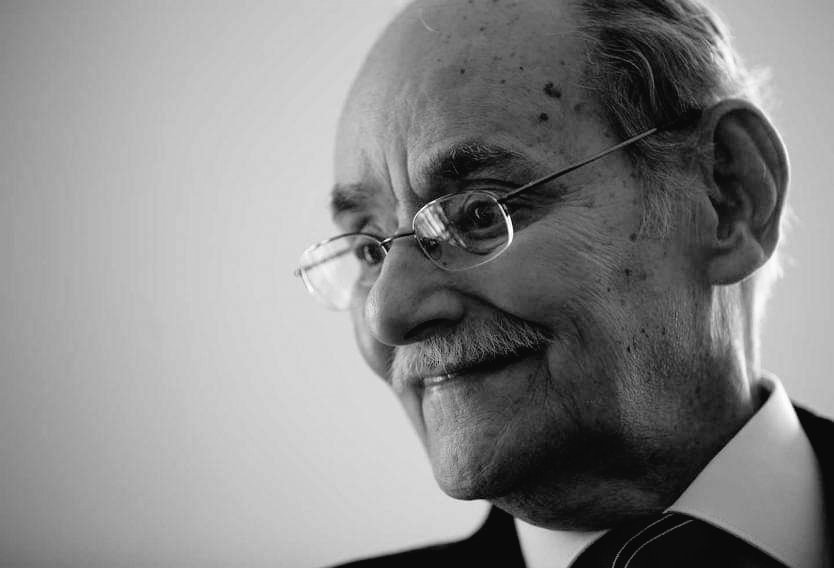 JesusIgnacioGV's tweet photo. Horacio Serpa ha entrado al Olimpo de los grandes del Liberalismo. Como político adelantó su carrera con coherencia, dignidad, e integridad. Su vida regida por valores estrictos y edificantes trasciende como ejemplo para las nuevas generaciones.
¡Honor a su memoria! https://t.co/Jn8PHyvaSF
