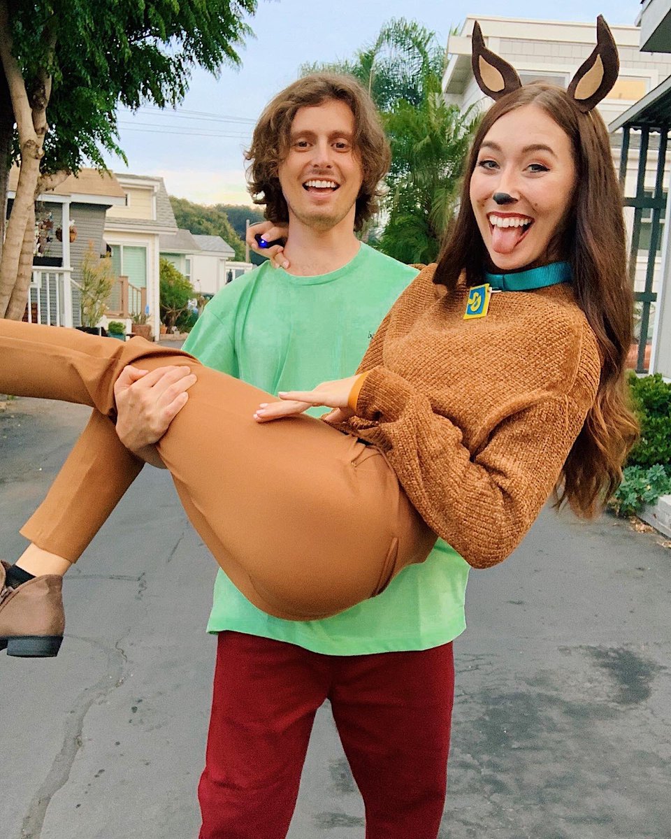 AdamScottKlein's tweet photo. Zoinks! Scooby snacks for everyone not at a Halloween party tonight. Stay safe and happy Halloween! https://t.co/JjXLaHld0E