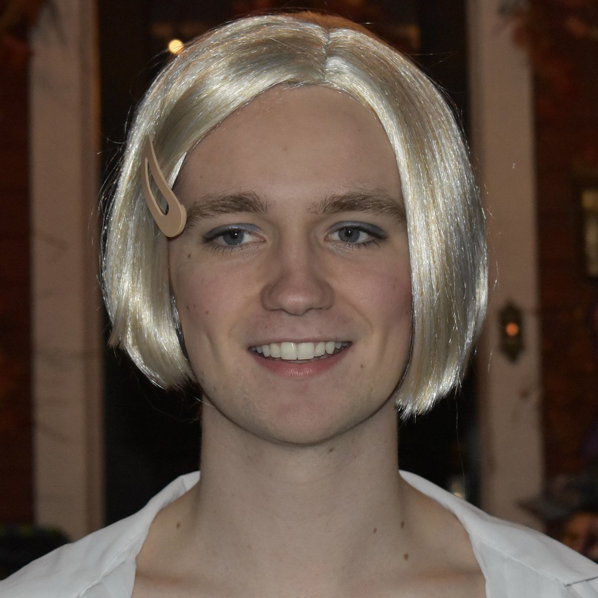 ratjackson_'s tweet image. cameron diaz at the 1998 academy awards