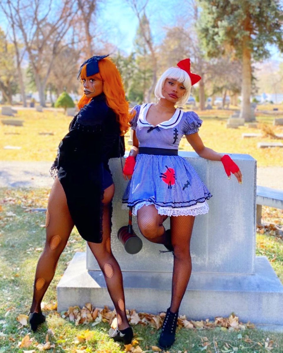 Kharmatic's tweet image. Earlier before the Savage party. @Riiiiikkkkiiiii is rocking @KylieFox5's #KylieWear and I'm #BabyImASavageSaturday.