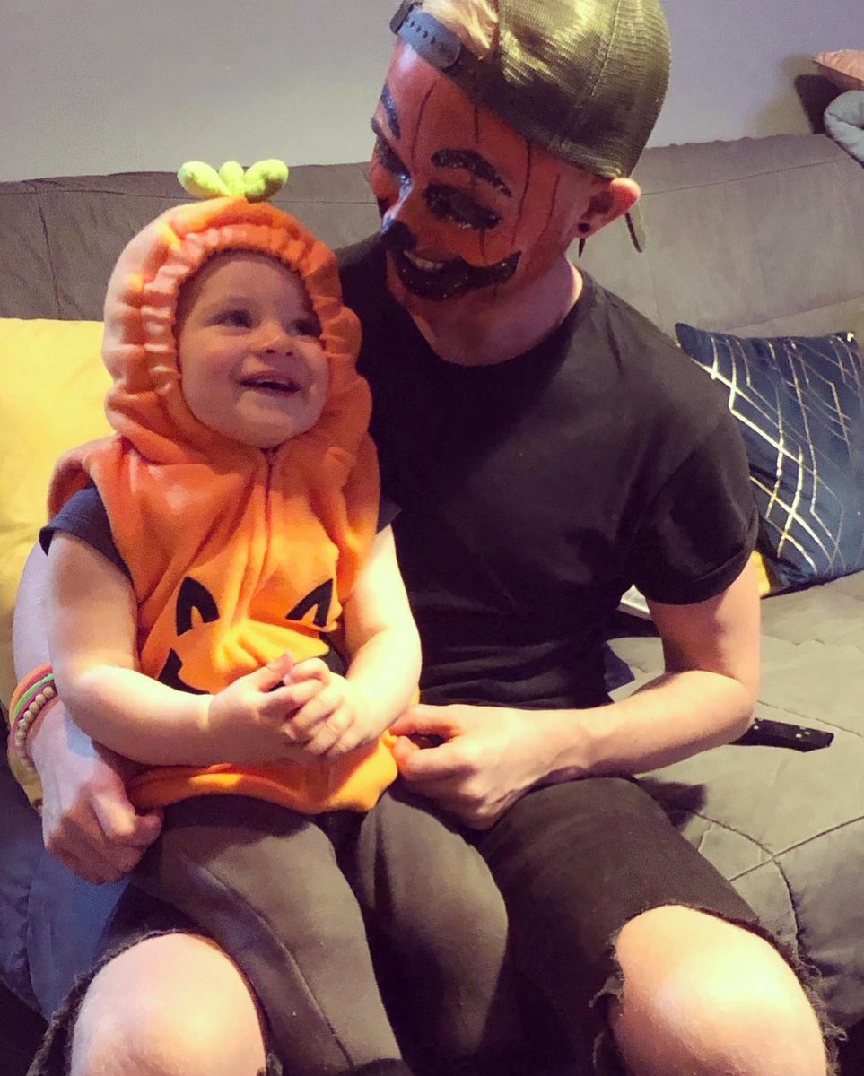 nhudsonbasing's tweet photo. It wasn’t my usual crazy drunken, dragged up #Halloween but I loved it just as much!! 🧡👻🕷🎃🖤 #hallokween https://t.co/9Hat5PL3j9