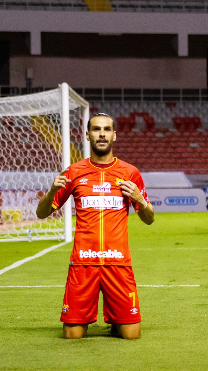 robertocarpio69's tweet image. Sé muy bien quién es, cómo trabaja, lo que se esfuerza, se entrega, su dedicación, profesionalismo, excelente persona y compañero. A Dios gracias lo que querías y mereces, felicidades que Dios te bendiga y acompañe siempre. @yendrickruiz  Fotos: @Netos_cam