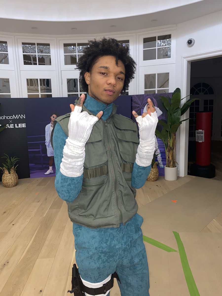 SwaeLee's tweet photo. Happy Halloween 🎃 👻 https://t.co/Jo8GyXnV9F