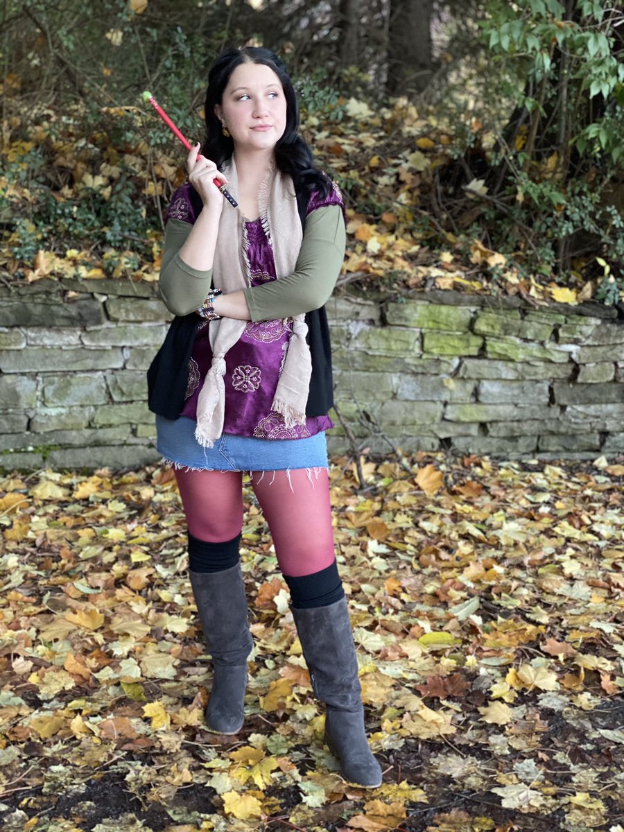 olivvviaaaaa's tweet image. Happy Halloween from your favorite Wizard of Waverly Place ✨⭐️ #everythingisnotwhatitseems @selenagomez