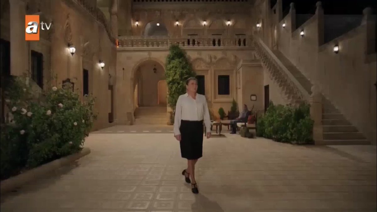 ah yes i had forgotten azize threatened her  #Hercai