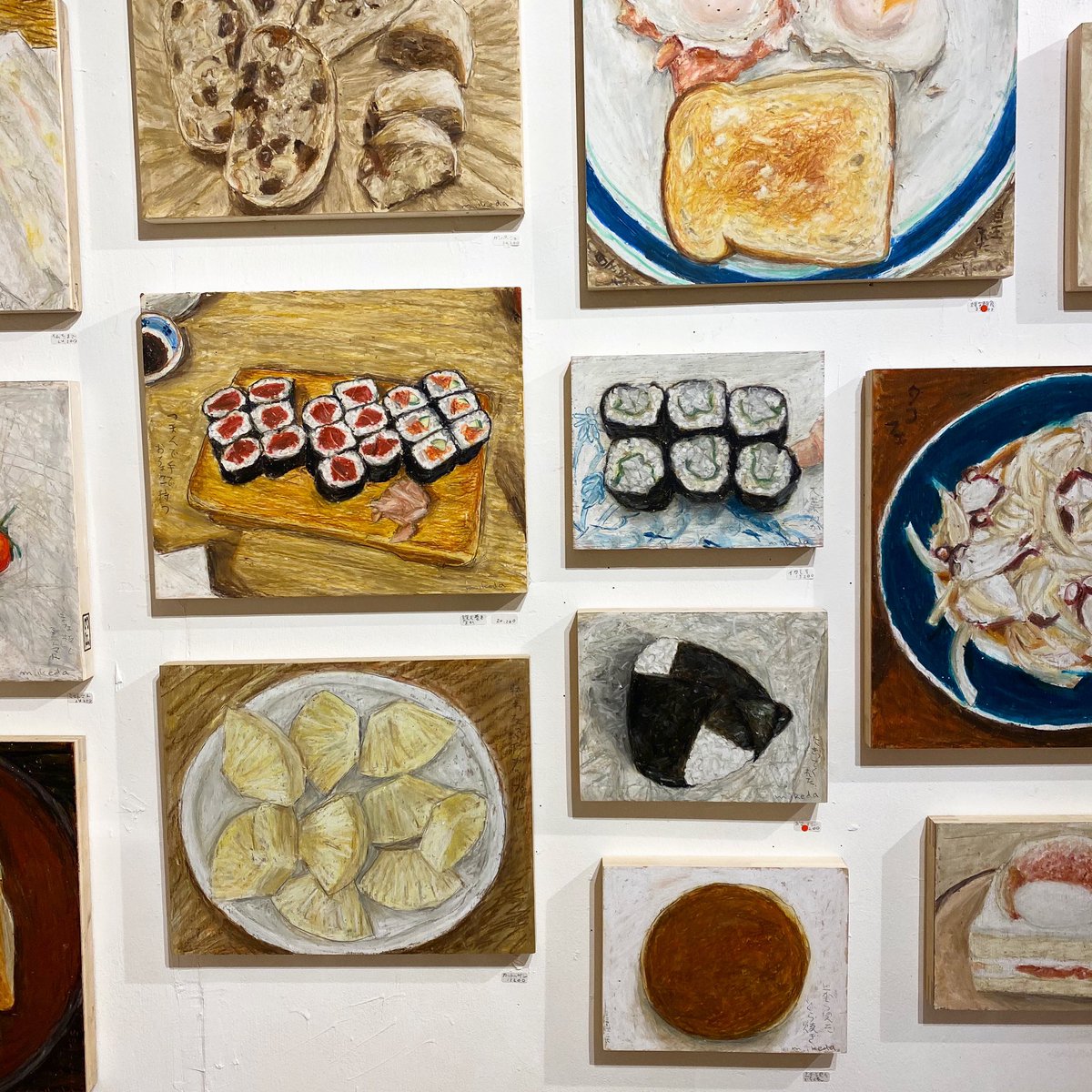 Folk オープンしました 地下展示スペースでは マメイケダ個展 大味小味つまみ食い 絵本 おなかがへった 原画 作品 新旧 巡回展 開催中です いさぎよくてかっこいい食の絵です 露草社と2cupsのコラボ喫茶もやってます 本日もよろしくお願い