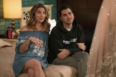 AlissaReyYAY's tweet photo. a little bit Alexis and David... @SchittsCreek 🎃✨ your favorite siblings!! https://t.co/tPHaFi3yJB